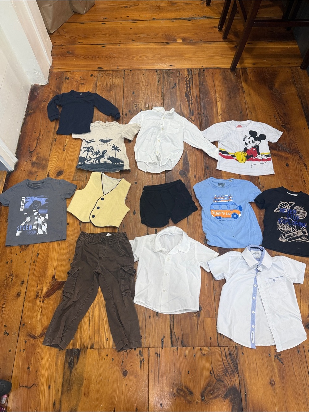 Boys 4T Bundle of clothes - 12 pieces in lot